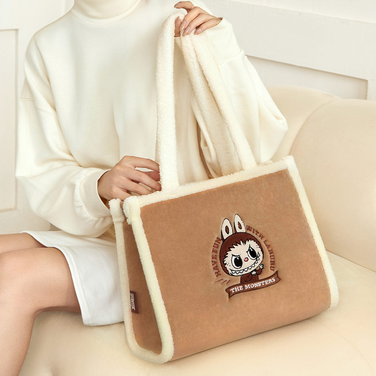 Bolsa LABUBU Plush Marrom
