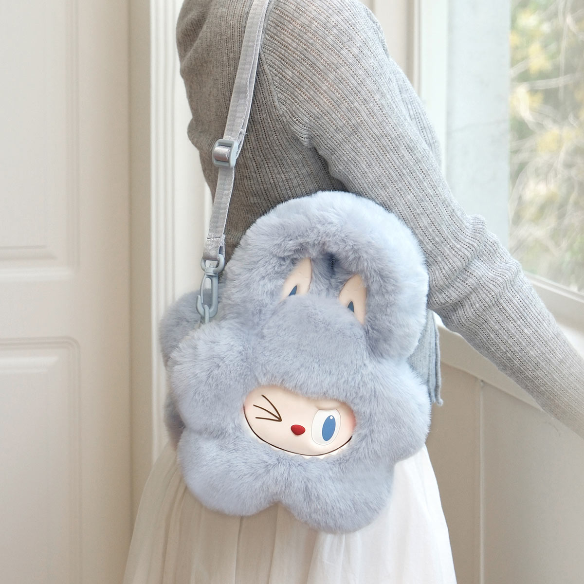 Bolsa Clássica Plush Flower Azul